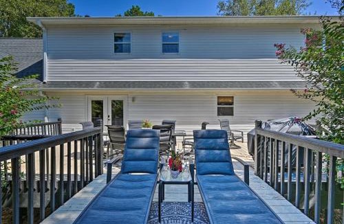 Clemson Villa | 2 Mi to Clemson: Central Villa w/Deck, Near Lakes