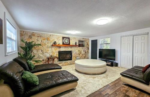 Cocoa House | 2 Mi to Cocoa Riverfront Park: Home w/Patio!