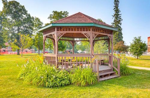 Crandon Apartment | 2 MI to Crandon Raceway: Studio w/Patio!