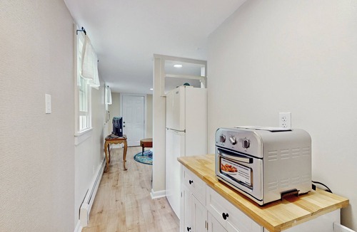 Osterville House | 2 Mi to Dowses Beach! Couples Haven in Osterville