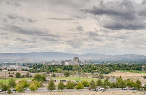 Northeast Reno House | 2 Mi to Dtwn Reno & UNR: City-View Townhome!