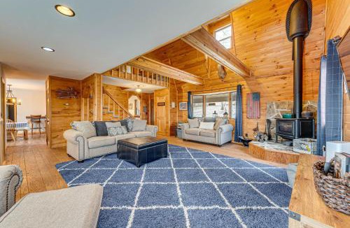 Union Dale House | 2 Mi to Elk Mountain: Poconos Escape on 11 Acres!