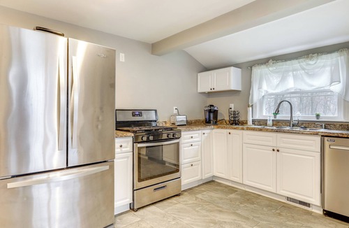 Foxboro House | 2 Mi to Gillette Stadium! Foxborough Retreat!