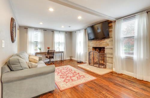 Foxboro House | 2 Mi to Gillette Stadium! Foxborough Retreat!