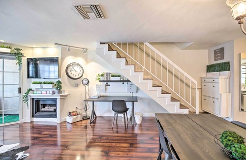 Burbank Condo | 2 Mi to Griffith Park! Burbank Extended-Stay Condo