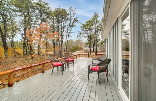 Katama House | 2 Mi to Main St & Beach! Family Home in Edgartown