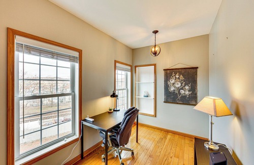South Side Slopes House | 2 Mi to Market Sq! Row House w/Dedicated Office