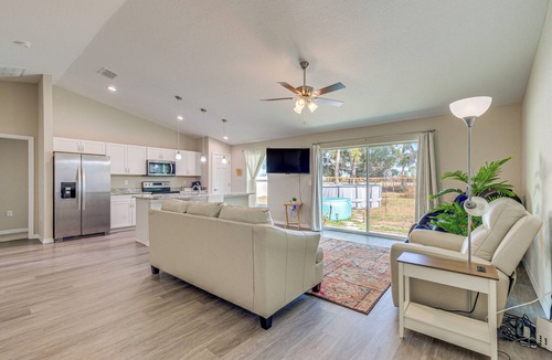Dunnellon Cottage | 2 Mi to Rainbow Springs: Home w/Hot Tub!