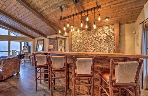 Beech Mountain House | 2 Mi to Slopes: Luxe Beech Mtn Cabin w/Hot Tub