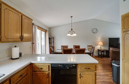 Blaine House | 2 Mi to Super Rink: Sporty Group Getaway in Blaine