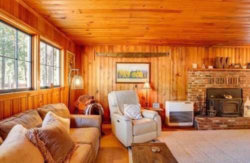 Trinity Center House | < 2 Mi to Trinity Lake: NorCal Getaway w/BBQ