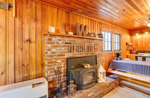 Trinity Center House | < 2 Mi to Trinity Lake: NorCal Getaway w/BBQ