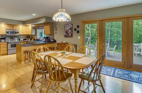 Blissfield House | 2 Mi to Woodbury Wildlife Area: Cozy Farmhouse!