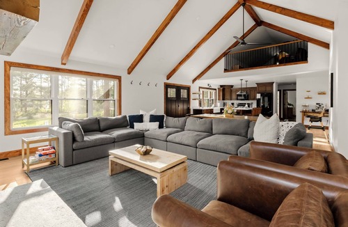 Kunkletown Cabin | 2 Miles from Blue Mountain Ski Resort & 2 Hours from New York City, Philadelphia & Lancaster with luxurious beds, pickleball, hot tub, fireplace, pool table & more