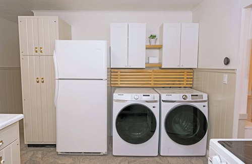 Windham House | 2 Min Walk to Windham Town | Hot Tub | Fire Pit
