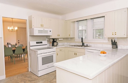 Windham House | 2 Min Walk to Windham Town | Hot Tub | Fire Pit