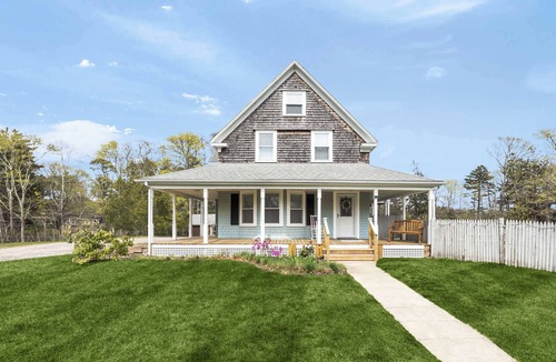 Buzzards Bay House | 2 Mins to Beach + Heated Saltwater Pool, Views!