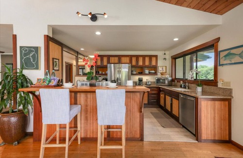 Honaunau-Napoopoo House | 2 Mins to Private Beach, Dolphin Whale Watching, H6A