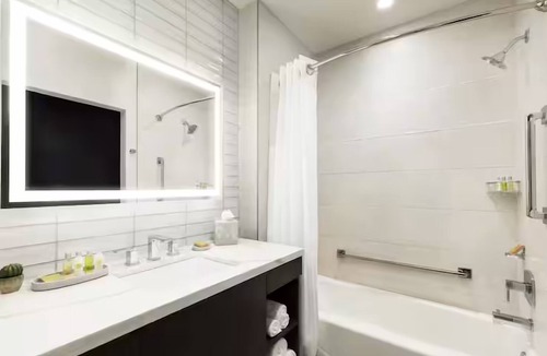 Downtown Tucson Hotel | 2 Modern Rooms w/Tea/Coffee Maker, Streaming Services & Close to Tucson Arena