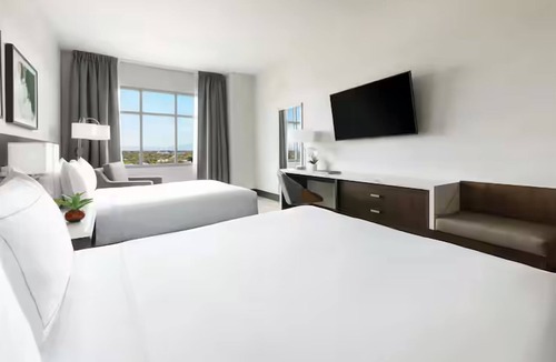 Downtown Tucson Hotel | 2 Modern Rooms w/Tea/Coffee Maker, Streaming Services & Close to Tucson Arena