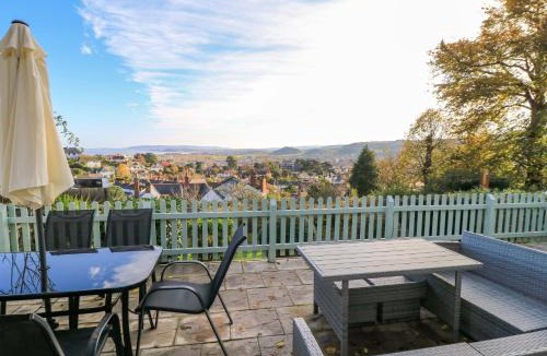 Minehead House | 2 Moorlands