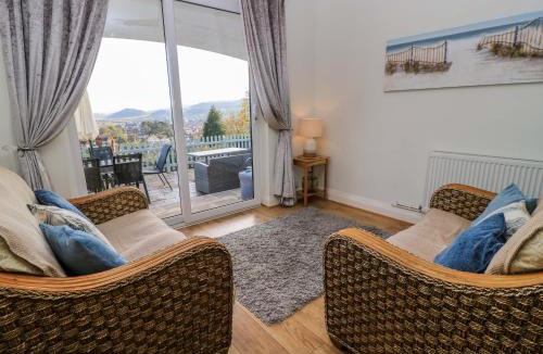 Minehead House | 2 Moorlands