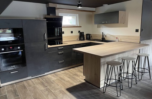 Travexin Ski Chalet | 2* mountain chalet. Ideal for a family, dog accepted. Close to skiing and activities.