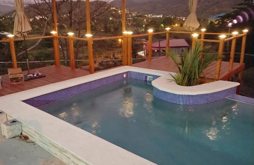 Marigot Bay Apartment | 2 Mountain View Apartment With Pool