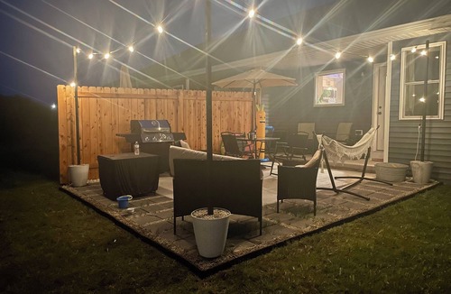 De Pere House | 2 Night minimum! 10 miles from Lambeau
