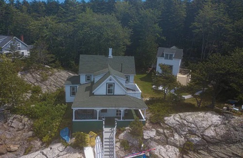 West Point Cottage | 2 oceanfront Cottages with spectacular views, equipped with a deck offering direct water access