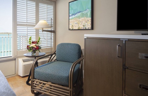 Historic Seaport Hotel | 2 Oceanfront Two Queen, Pier House Resort, Beach Access, Pet-Friendly, Duval St.