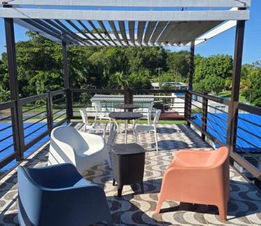 Caimital Bajo House | 2 PALMAS STR