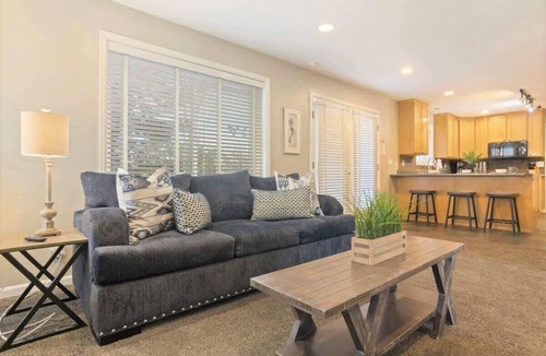 Midvale House | 2 Parkside Homes * 2 Private Hot Tubs * Fireplace