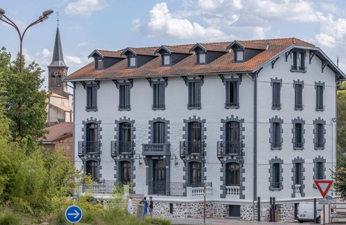 Chatel-Guyon Apartment | 2-person air-conditioned 1-bedroom apartment near Aïga Resort Puy de Mercoeur 202