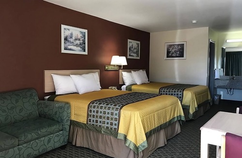 Cabot Resort | 2 Pet-friendly Units w/FREE Breakfast, Pool, Near Cabot Frisbee Golf Park!