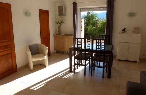 Gattieres Apartment | 2 Pièces bas de Villa à Gattieres Proche de Nice