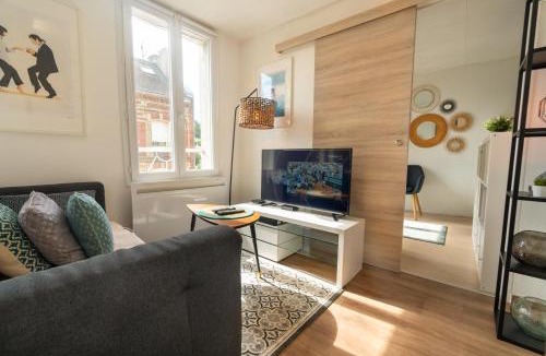 Cote Est Soquence Apartment | 2 pièces "Les Nuits Douces" - Calme et Lumineux - Gare à 10 min - Tram à 3 min