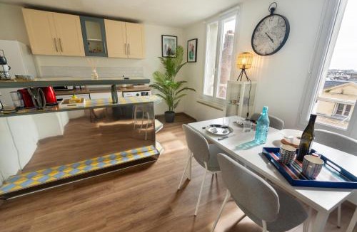 Cote Est Soquence Apartment | 2 pièces "Les Nuits Douces" - Calme et Lumineux - Gare à 10 min - Tram à 3 min