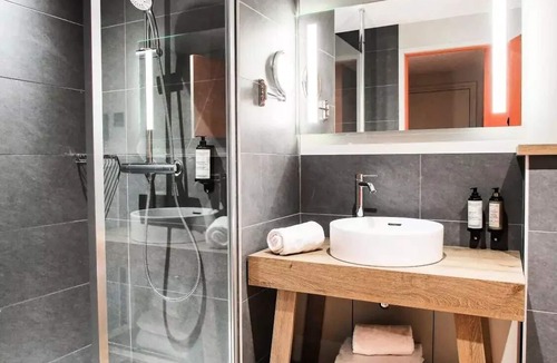 Flaine Hotel | 2 Premium Rooms 4 Adults Balcony View