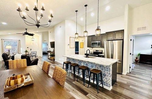 St. Augustine House | 2 Primary EnSuites, HOT Tub, Firepit, Hammock, Min to St Augustine, DOG-Friendly