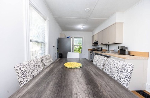 Winter Hill Apartment | 2 Private Apartments 9 Beds | 4 Bedrooms