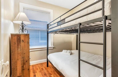 Southwest Garden House | 2 private suites, 2 full kitchens - 1st floor
