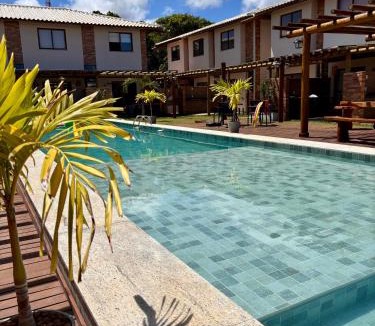 Imbassai House | 2 QUARTOS, Condomínio Villa de Rodes IMBASSAÍ Super bem localizado, Próximo a PRAIA, FARMÁCIAS, MERCADO E RESTAURANTES