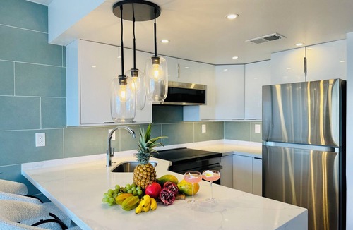 Waikiki Apartment | 2 Queen Beds Beachfront Home (Car Available)