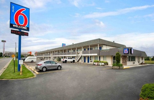 Lima Apartment | 2 Queen Beds | Mobility Access RI Shwr ,Smk