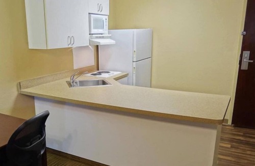 Fishkill Apartment | 2 Queen Beds | Non-Smoking, Kitchen