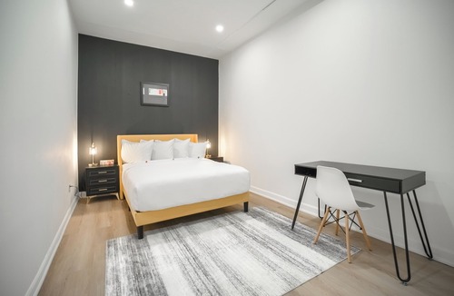 Wychwood Apartment | 2 Queen Deluxe Suite