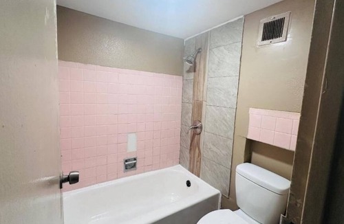 Fort Wayne Hotel | 2 Queen Rooms with Quick Access to Art Museum’s Treasures