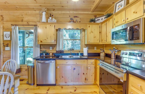 Blue Ridge Cabin | 2 Queen Suites, Trail Access, Mtn View, Fire Table