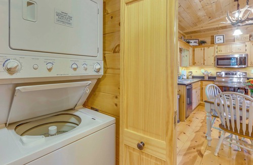 Blue Ridge Cabin | 2 Queen Suites, Trail Access, Mtn View, Fire Table